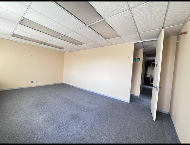 170M² OFFICE TO LET IN WYNBERG